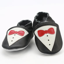 Load image into Gallery viewer, [simfamily]Newborn Boys Girls Soft Genuine Leather Antislip Baby Shoes First Walkers Baby Moccasins 0-24Months Carton Skid-Proof