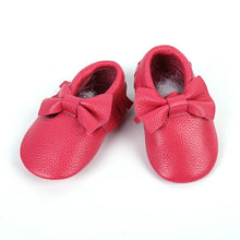 Load image into Gallery viewer, [simfamily]Skid-Proof Baby Shoes Soft Genuine Leather Baby Boys Girls Infant Shoes Slippers 0-6 6-12 12-18 18-24 First Walkers